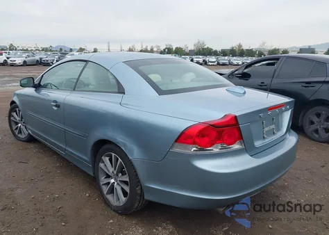 2010 Volvo C70 T5 z USA, uszkodzony, nr VIN YV1672MC9AJ092141